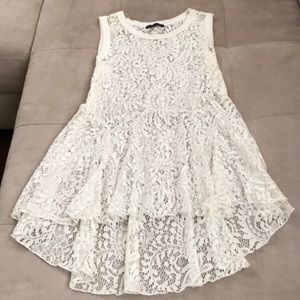 Sleeveless Sweet Claire  lace hi-low top